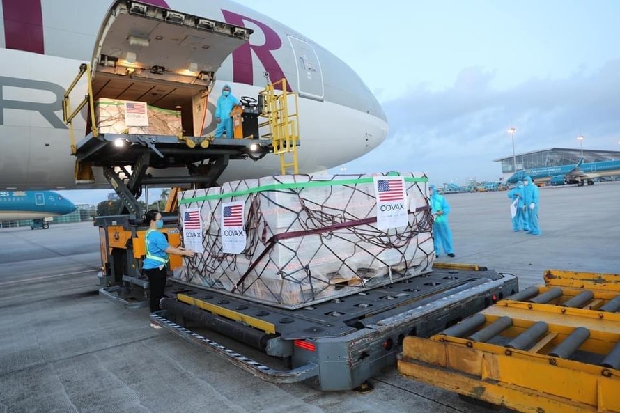 Vietnam receives US-donated Moderna COVID-19 vaccine